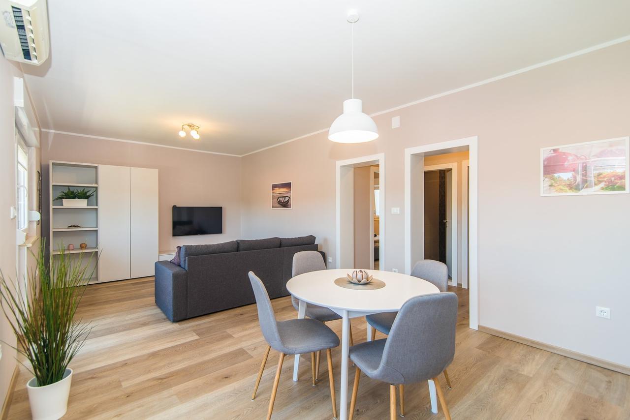 Apartment Lili Poreč Exteriör bild